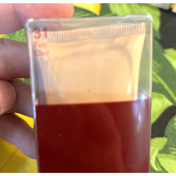 Revlon Age Defying Light Makeup Foundation #31 Fair SPF 30 Moisturizing 1.0 oz - Picture 2 of 5